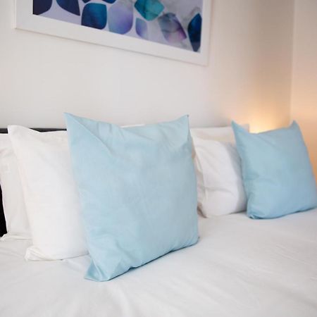 Velvet 1-Bedroom Apartment, Clockhouse, Hoddesdon Zewnętrze zdjęcie